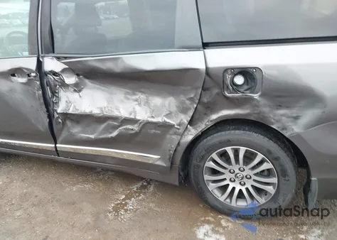 2018 Toyota Sienna Xle Premium 8 Passenger z USA, uszkodzony, nr VIN 5TDYZ3DC9JS941296